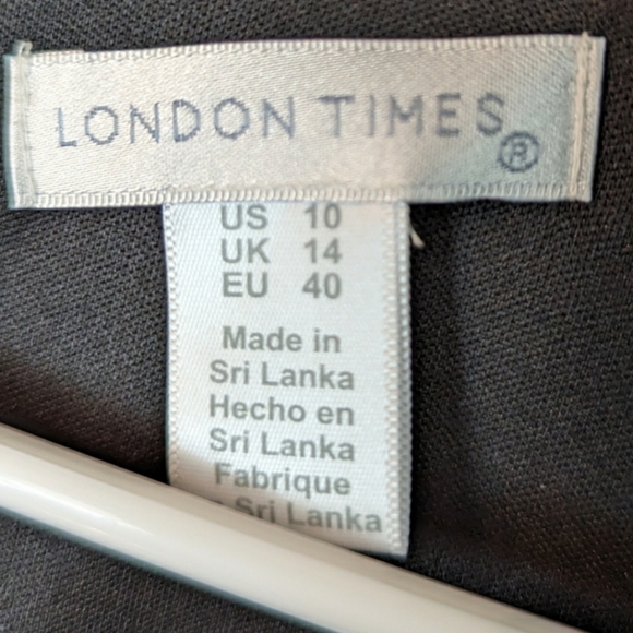 London Times jumpsuit - Picture 6 of 7